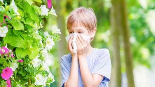 نشانه های آلرژی در بهار را می دانید؟