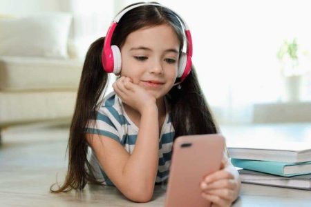 خطرات پنهان ابزار صوتی محبوب در کودکان