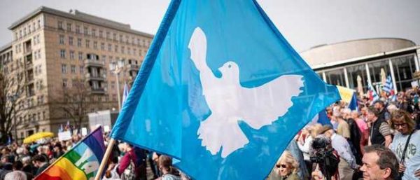 هزاران نفر در برلین در حمایت از مذاکرات صلح اوکراین به خیابان ها آمدند