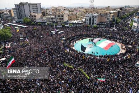 بازتاب اقامه نماز بر پیکر «شهدای خدمت» توسط رهبر انقلاب در خبرگزاری آسوشیتدپرس