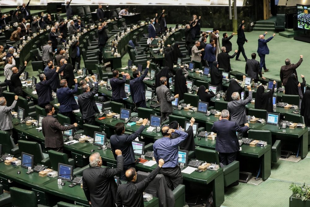 تحریم ها ایران جز به توافق عادلانه در زمینه فعالیتهای صلحآمیز هستهای و رفع تحریمها رضایت نخواهد داد