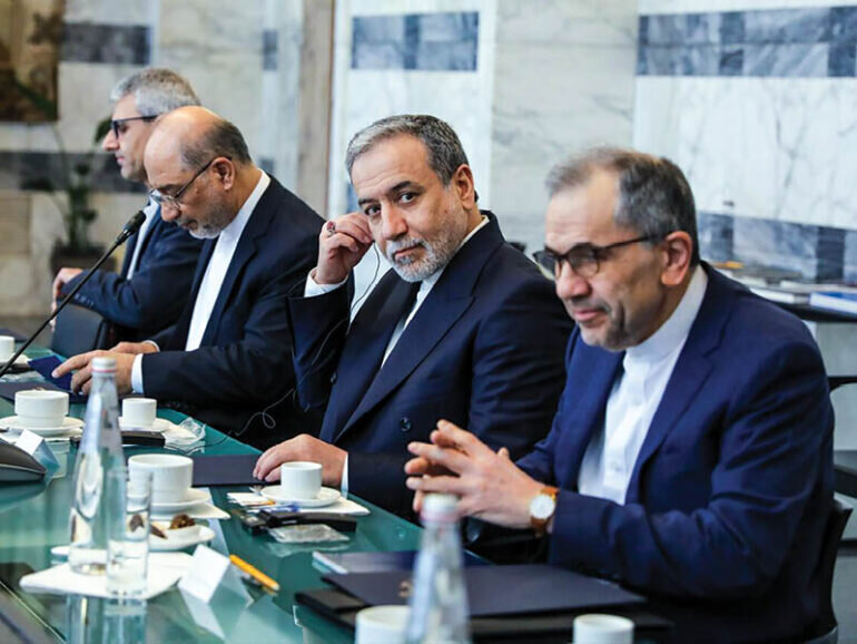توضیحات عراقچی در مورد به تعویق افتادن مذاکرات ایران و آمریکا