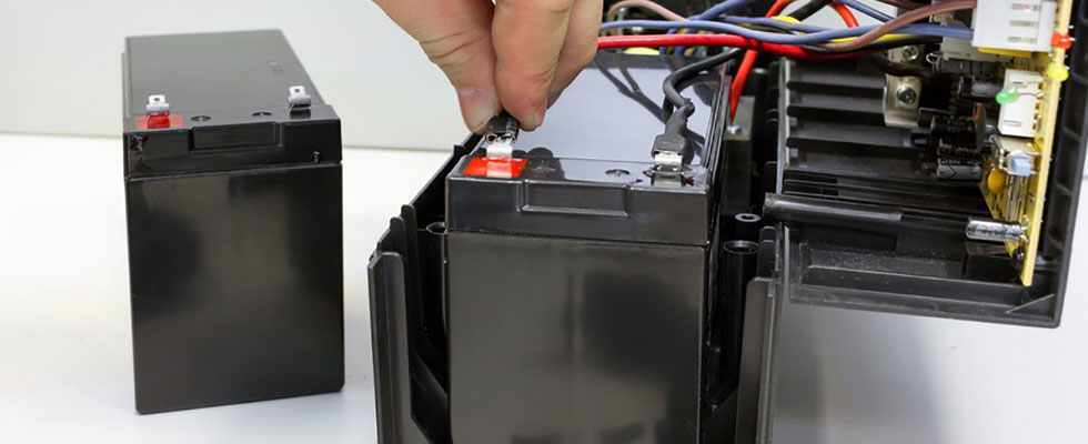 انتخاب بهترین باتری یو پی اس برای مصارف خانگی و اداری