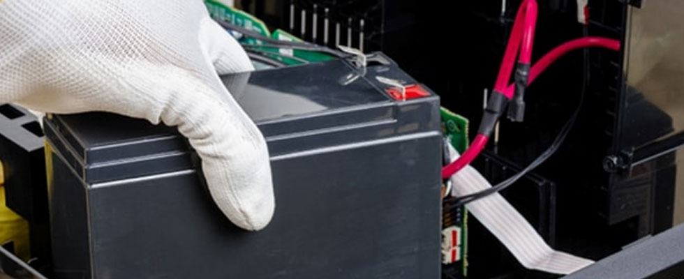 انواع باتری یو پی اس و تفاوت آن‌ها در زمان تعویض